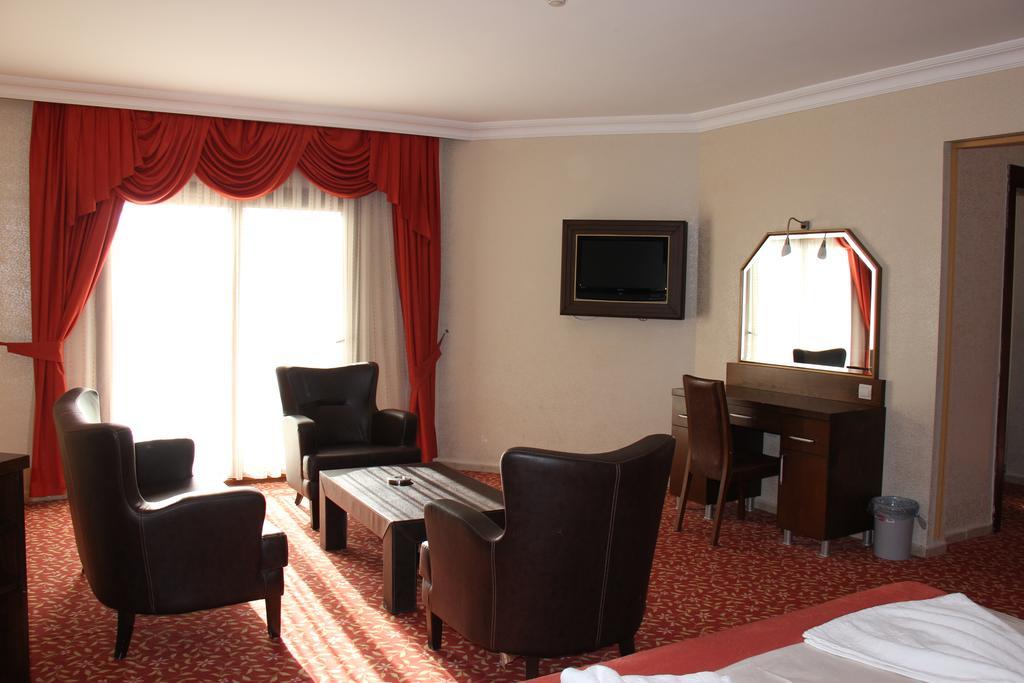 Gumus Hotel Arsuz Exterior foto